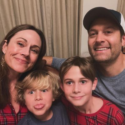 Nikki Deloach and her husband, Ryan Goodell, posted a Christmas Family picture on Instagram, but she was also in a relationship with JC Chasez in the 90s.